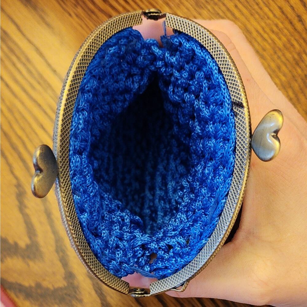 Vintage Style Hand Crocheted Blue Coin Purse - Picture 3 of 5